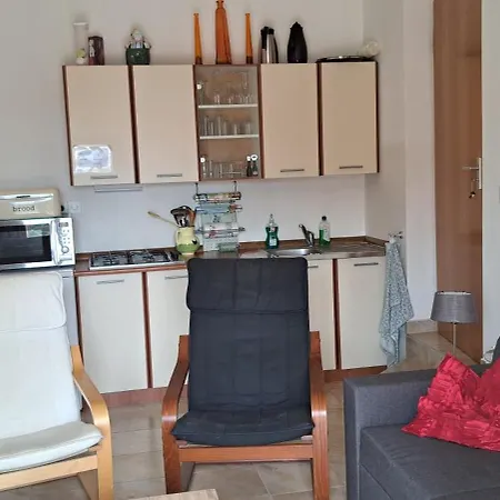 Lois Met Airco Wifi En Zwembad Apartment