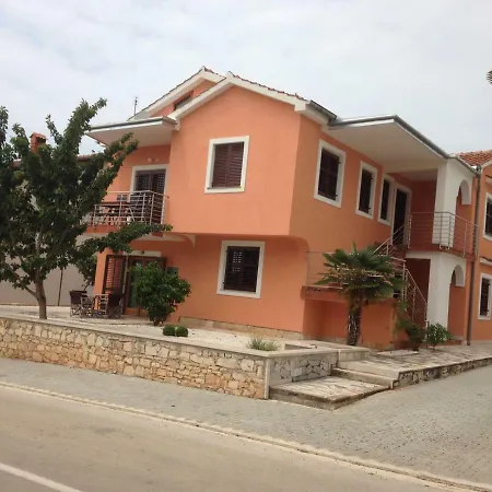 Lois Met Airco Wifi En Zwembad 아파트 *